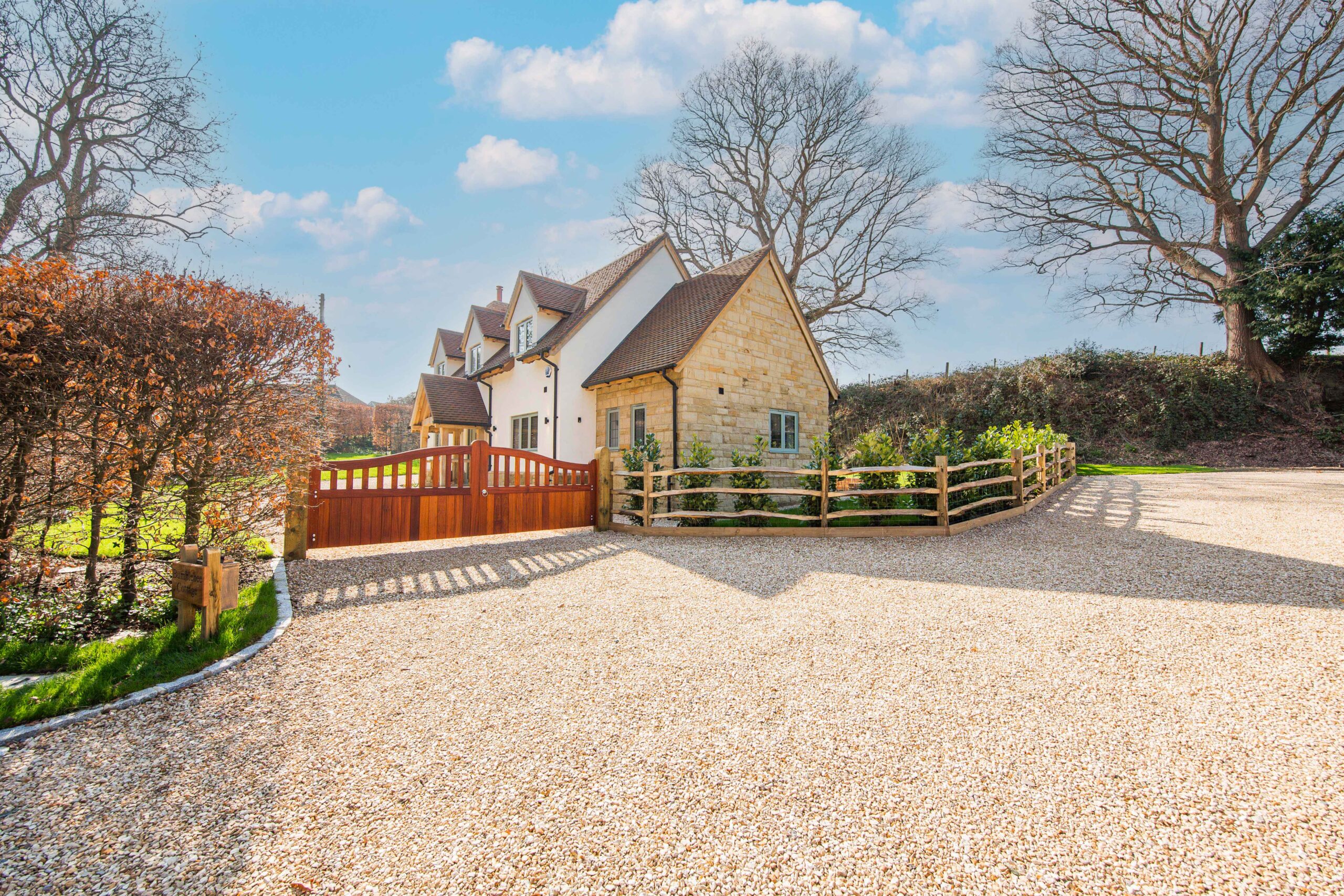 Bumble bee cottage - Edenbridge front